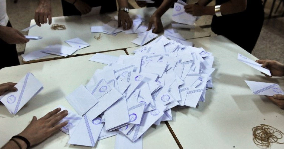 Δημοσκόπηση: Στα όρια της αυτοδυναμίας ο Μητσοτάκης – 9,5 μονάδες η διαφορά